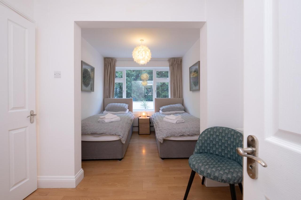 Modern Apt Near Gardens With Large Decking Area - Vivre Retreats Bournemouth Exterior photo