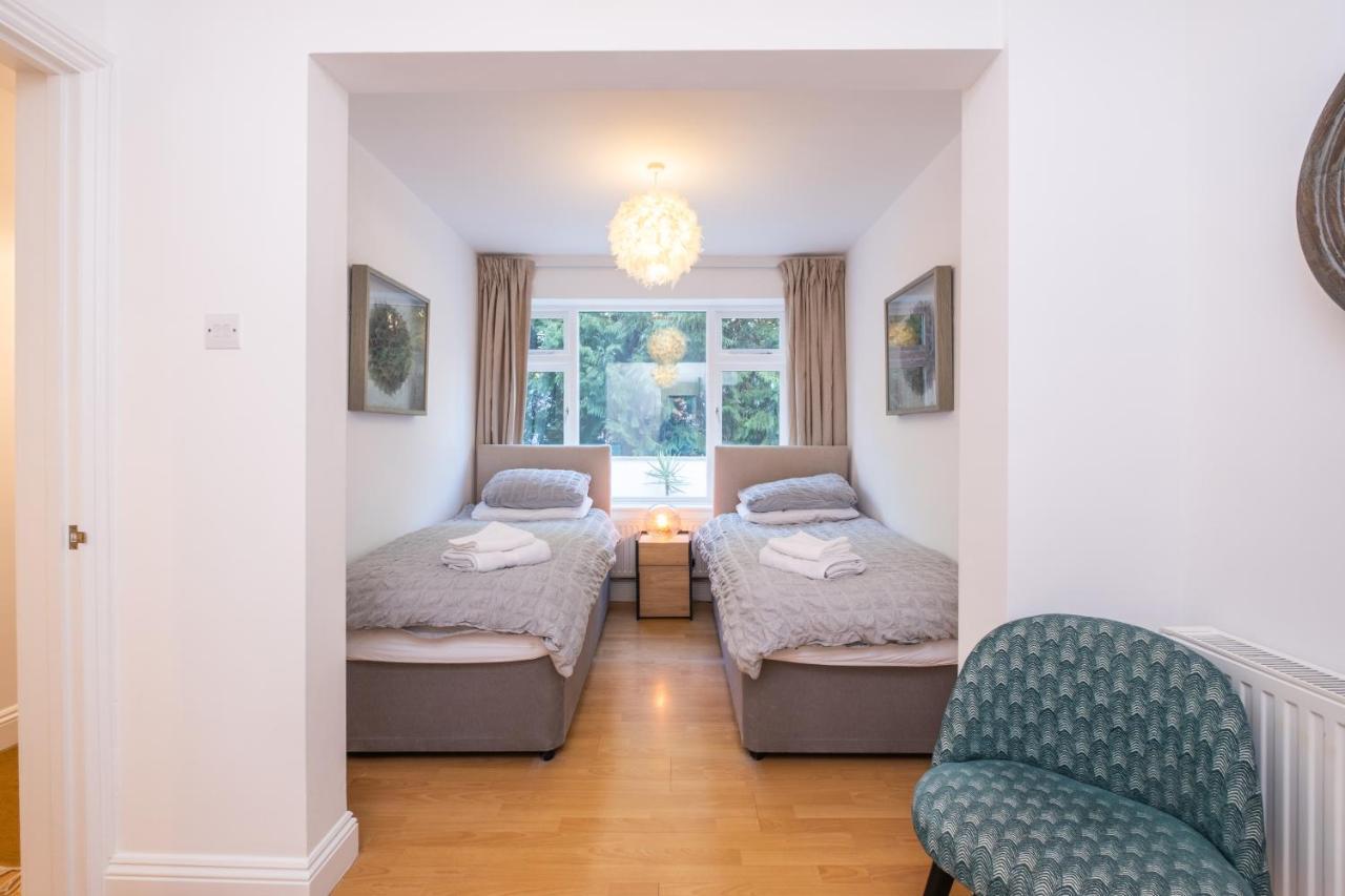 Modern Apt Near Gardens With Large Decking Area - Vivre Retreats Bournemouth Exterior photo
